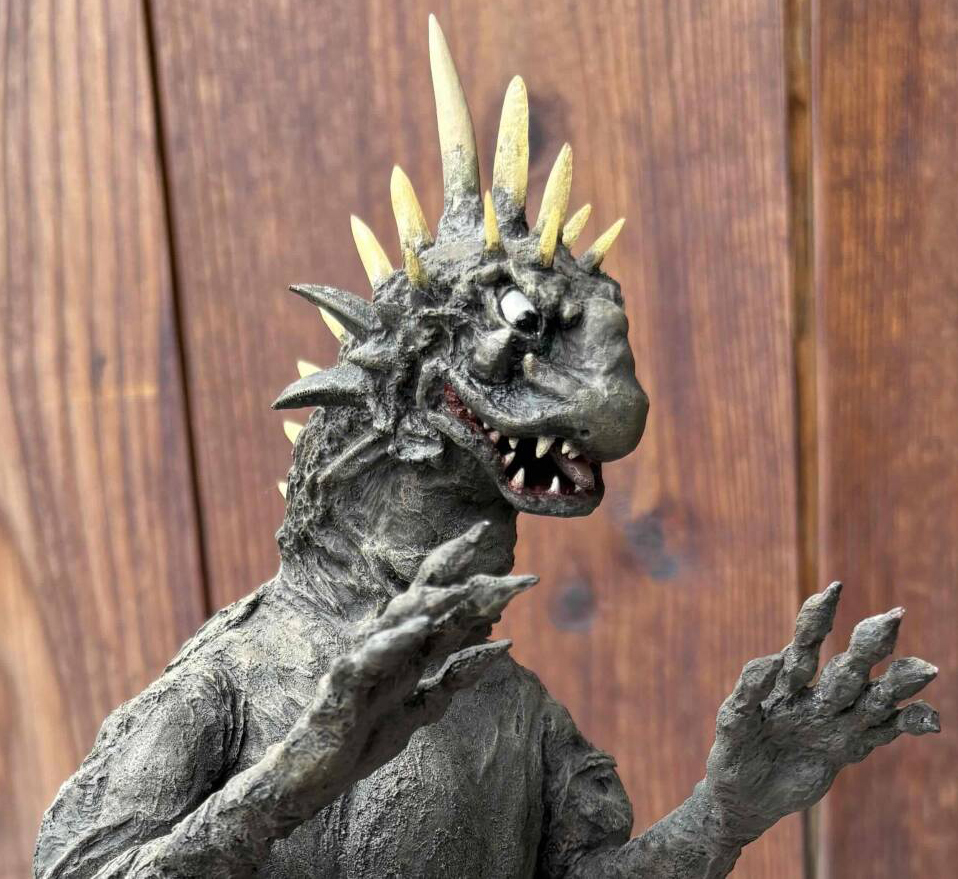 gojiji  CCP Middle Size Series Mosgoji Ivory Black Godzilla Store